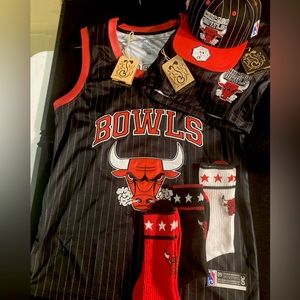 NWT! Bundle!  Grassroots California “Chicago Bowls” complete set w/ 3 pair socks